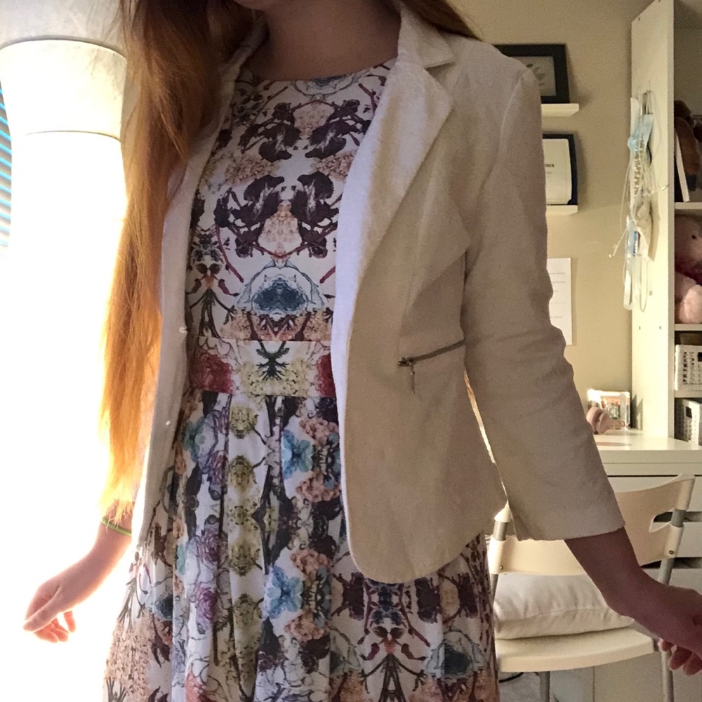 Suzy Shier White Floral Blazer Jacket